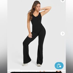 SOFTMOTION™ SCOOP BACK FLARED ALL IN ONE LONG WITH WHITE LOGO